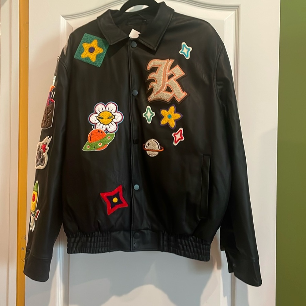 🖤 KLOUD9 BLK leather bomber jacket with patches NWT size medium pit to pit 24